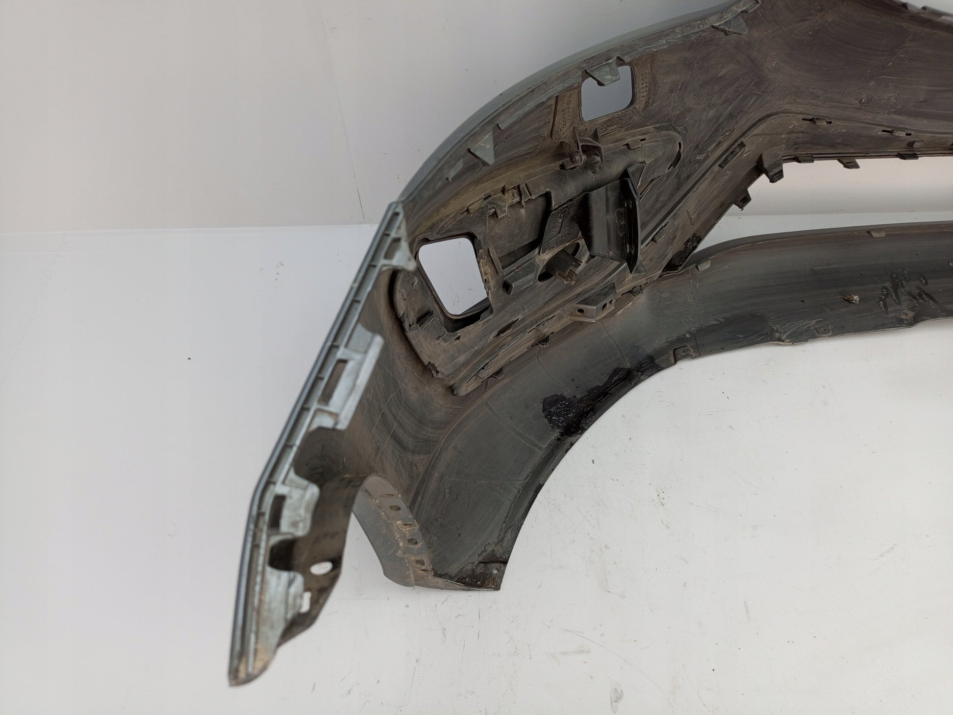 VOLVO XC60 I LIFT R-DESIGN 2013- FRONT BUMPER 31383105