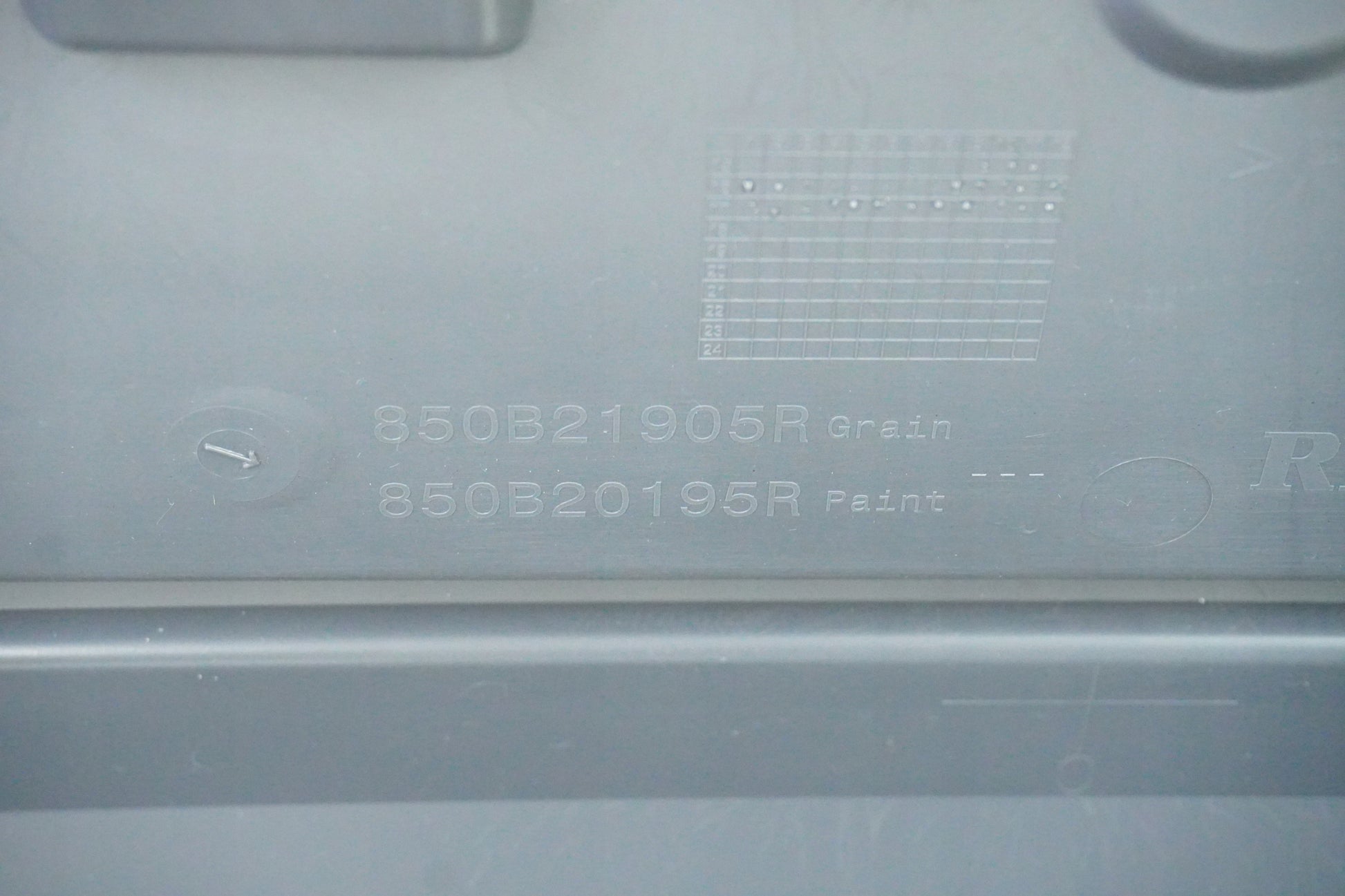 CLIO IV 4 LIFT HB 16-19 NEW REAR BUMPER REAR APRON REFLECTORS ORIGINAL