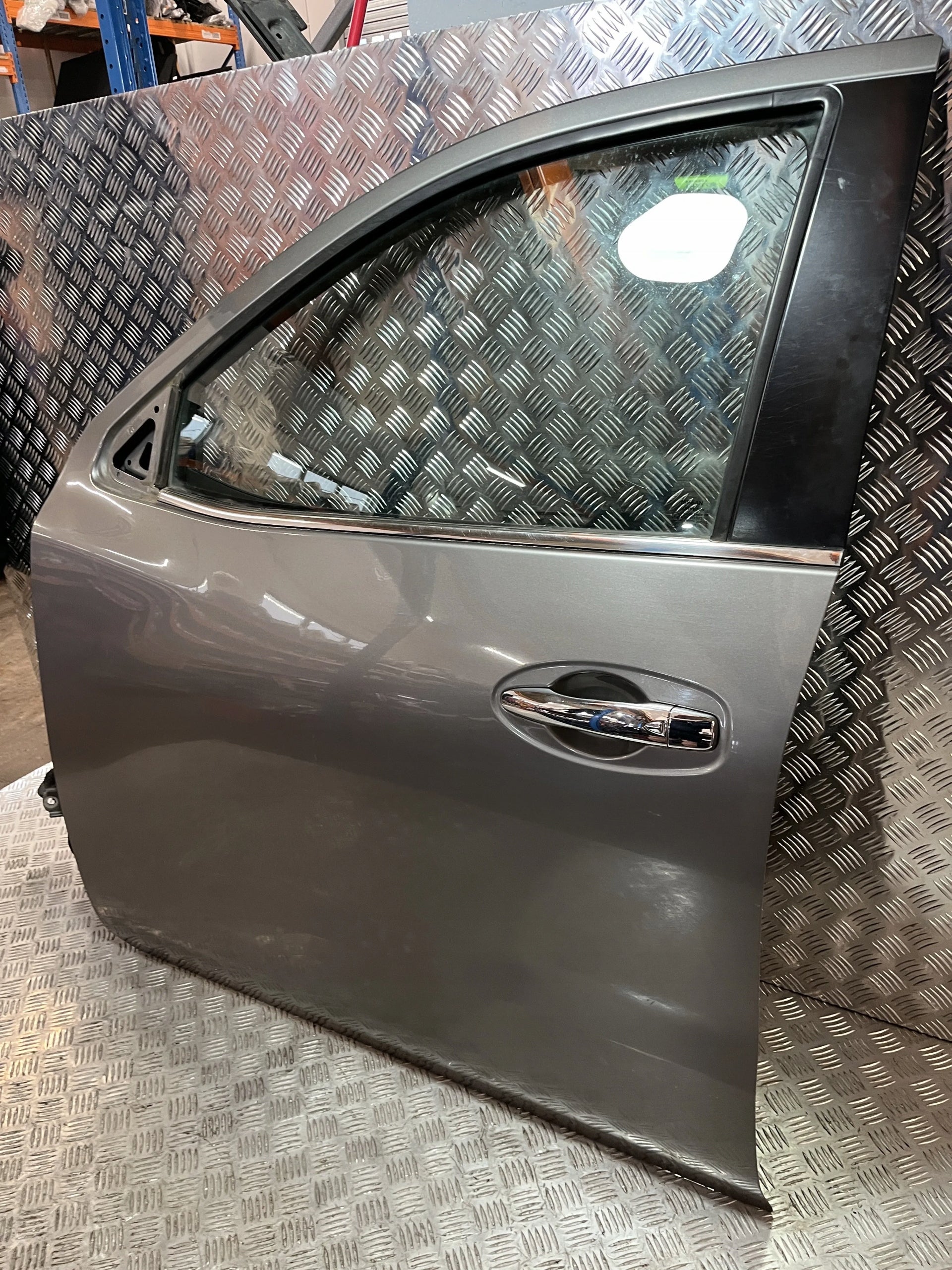 LEFT FRONT DOOR NISSAN NAVARA NP300 D23 15- K51