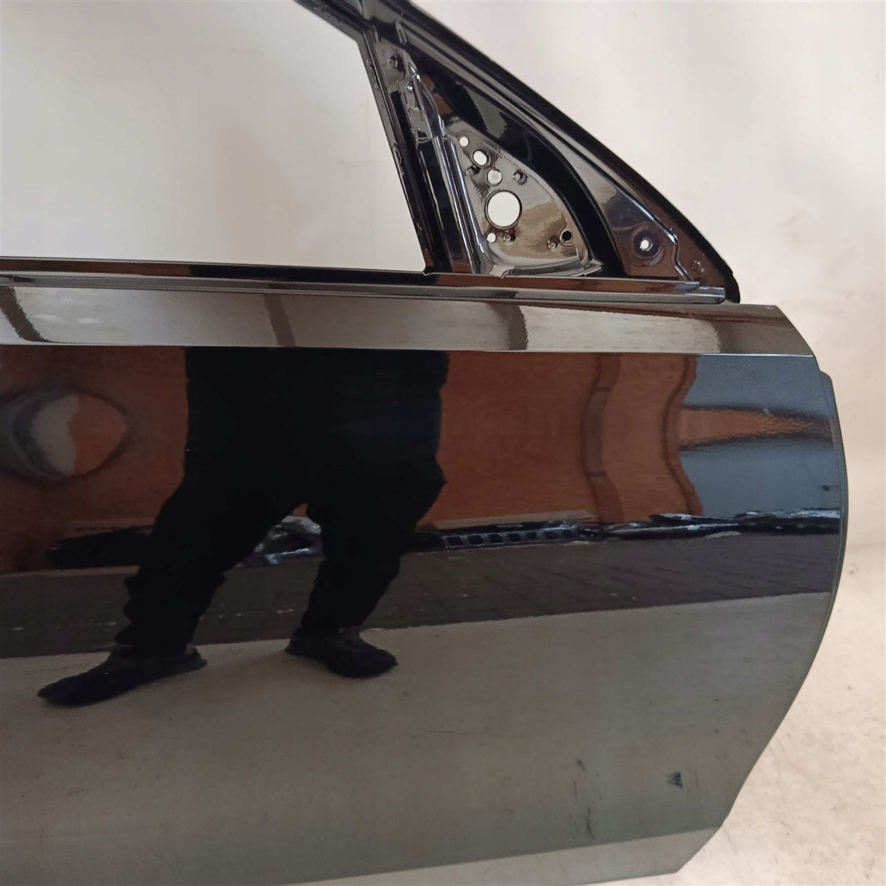 MERCEDES C 206 W206 A2067228000 RIGHT FRONT DOOR