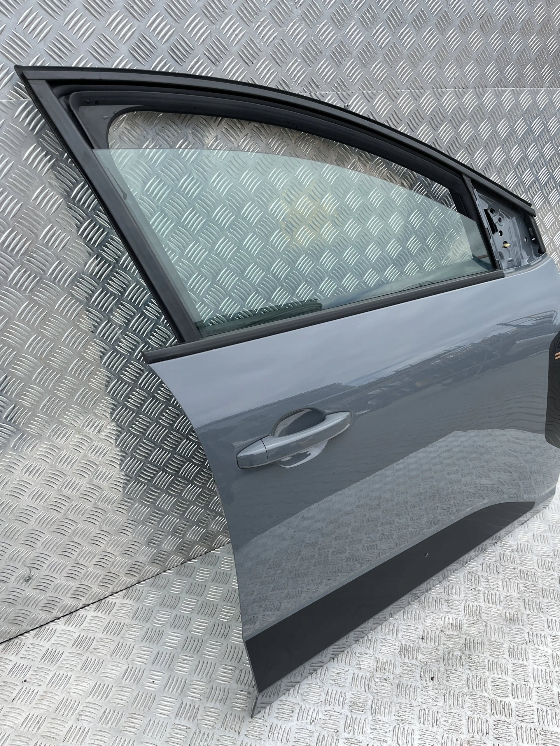 RIGHT FRONT DOOR FOR DACIA JOGGER 22- OVKPW