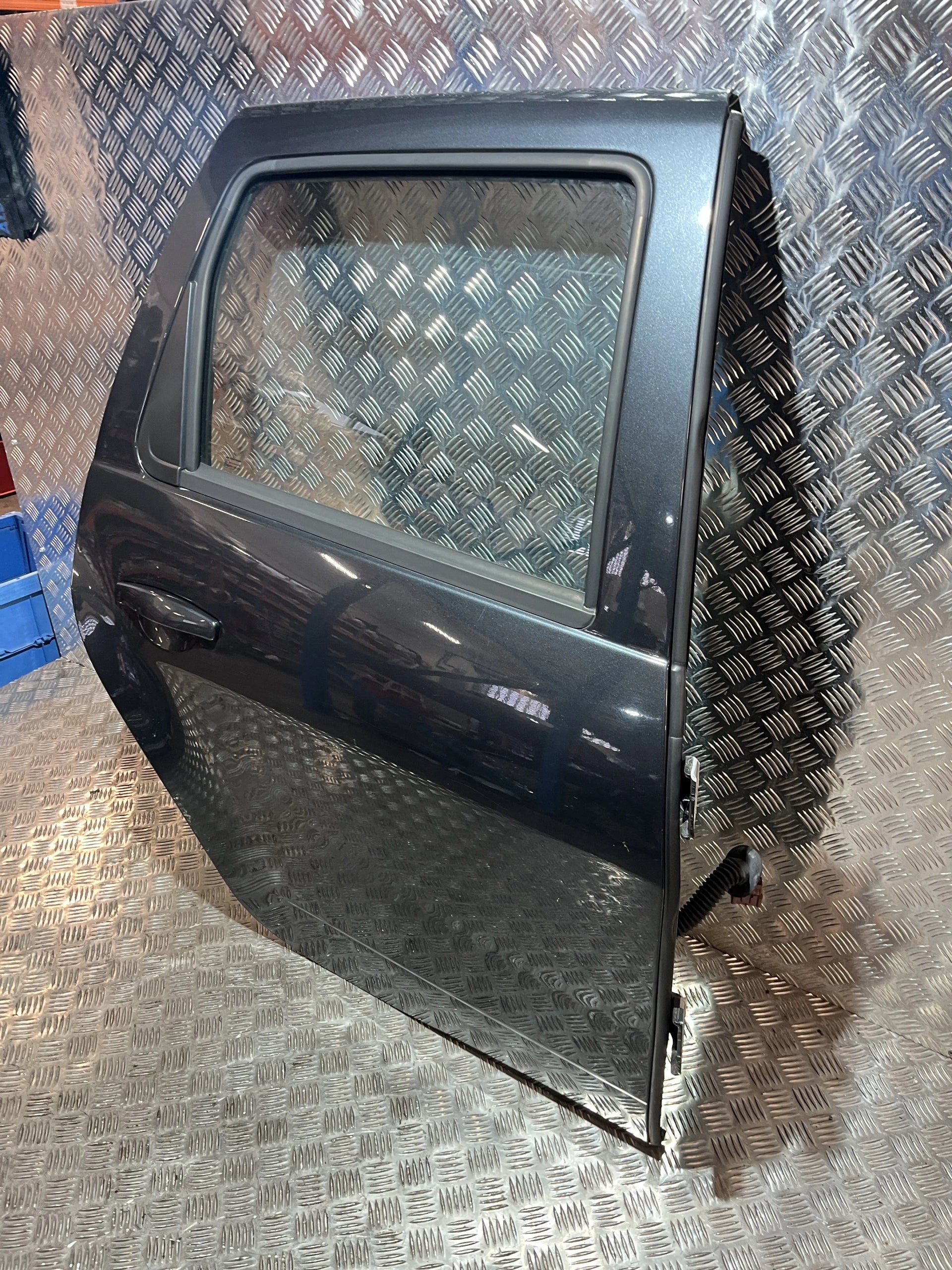 REAR RIGHT DOOR DACIA DUSTER I LIFT 13- TEKNA