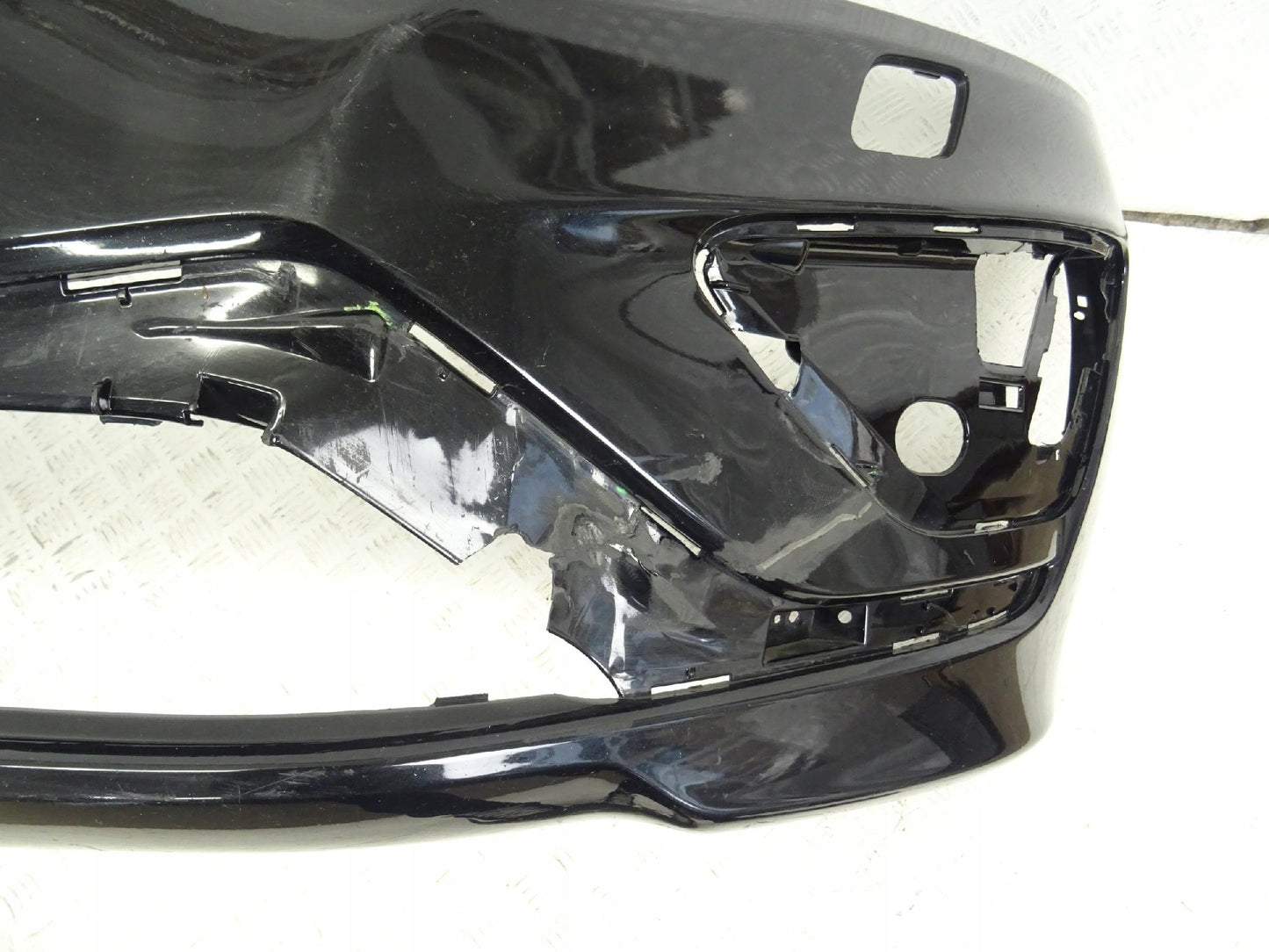 Volvo XC60 R-Design LIFT Front Bumper