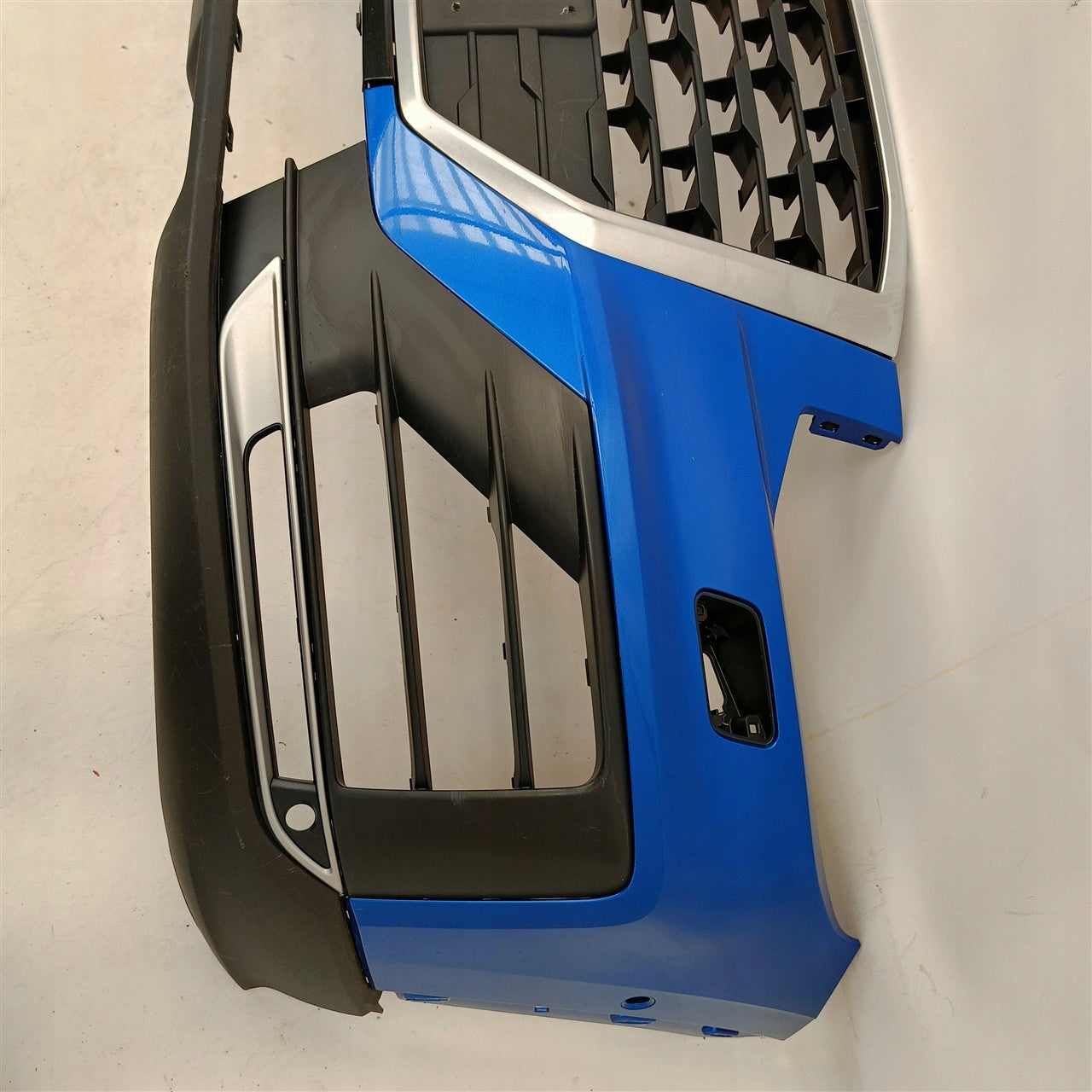 FRONT BUMPER AUDI Q2 81A 81A807438A