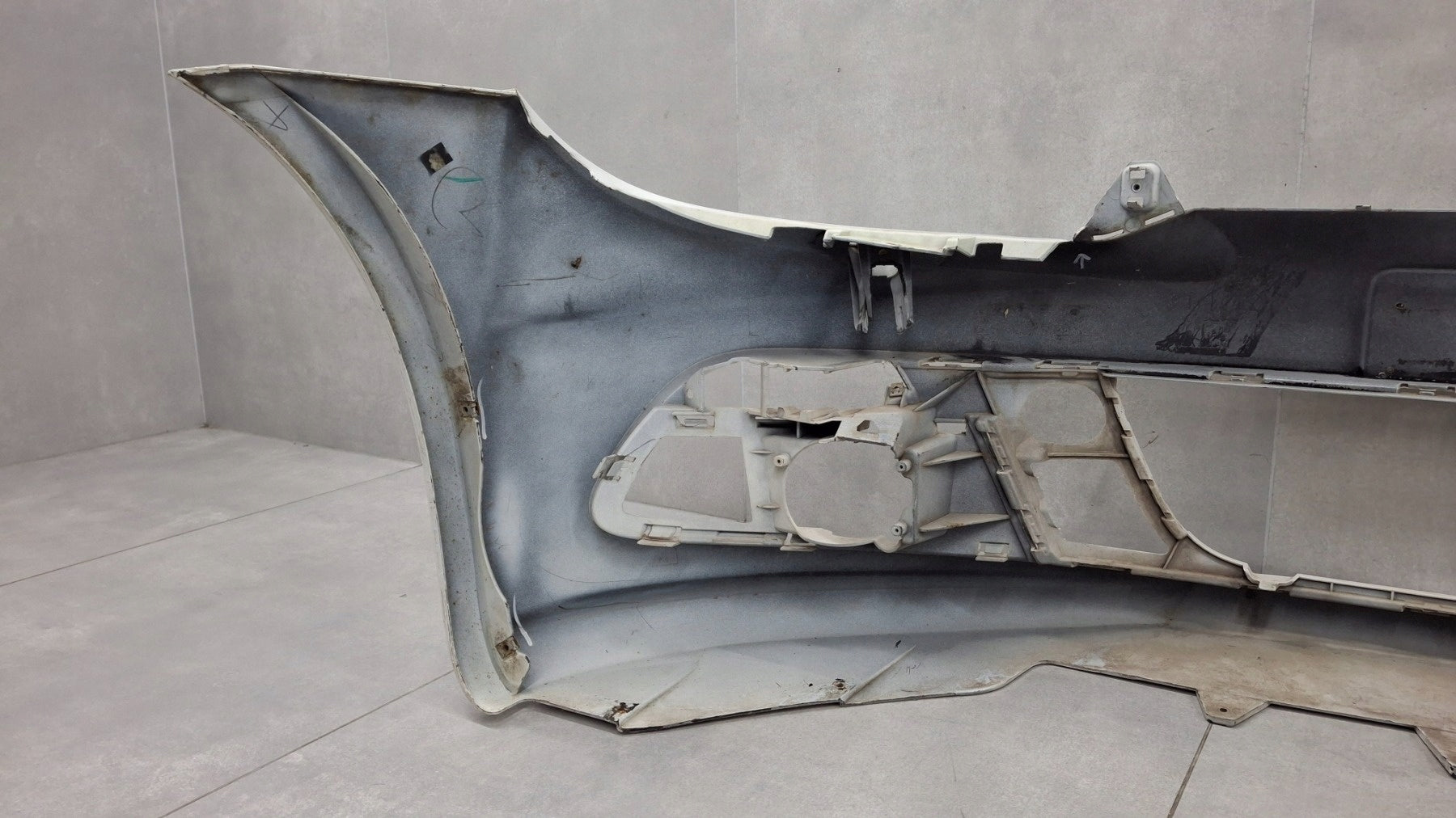 Front bumper for VW Scirocco 1K8 R-line 09-13 / with washer nozzles