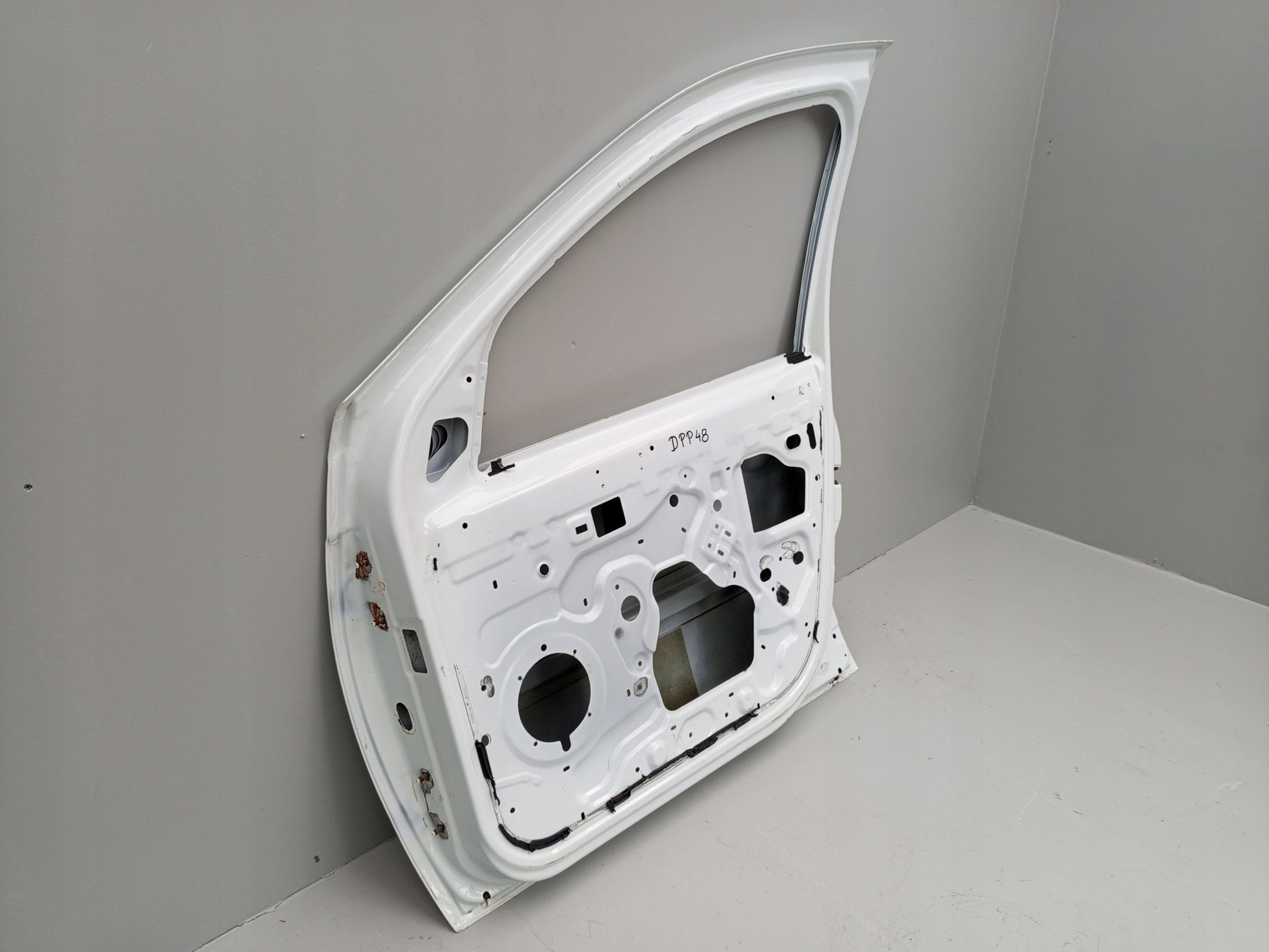 DACIA DUSTER I 1 2010- FRONT RIGHT DOOR PASSENGER SIDE