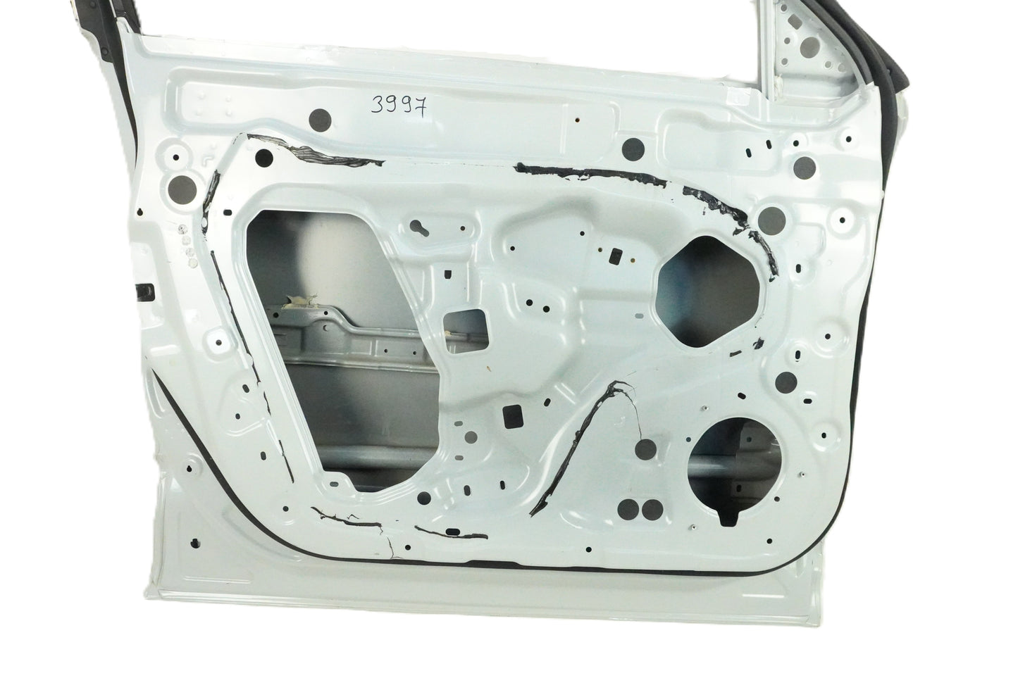 KOLEOS II 2-DOOR LEFT FRONT DOOR PEARL WHITE TEQNC INITIALE