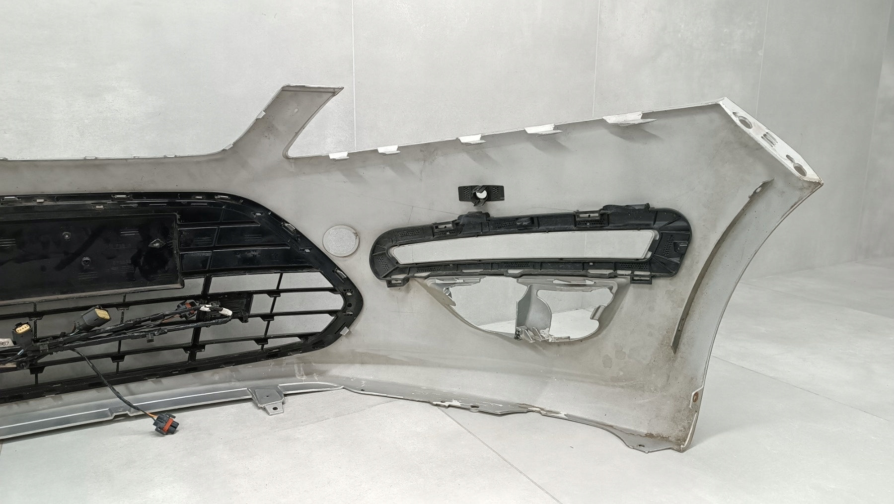 Ford Mondeo MK4 IV Lift 10-14 Front Bumper / + Wiring Harness