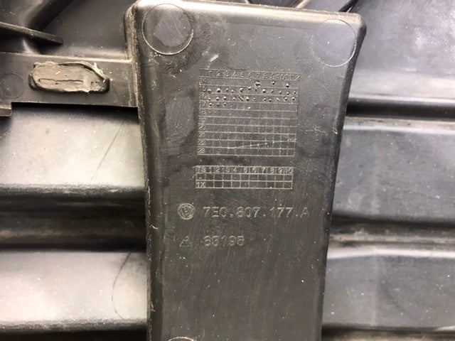 Volkswagen Transporter T6 2015- Front Bumper OEM: 7E0807221D ( with defects )